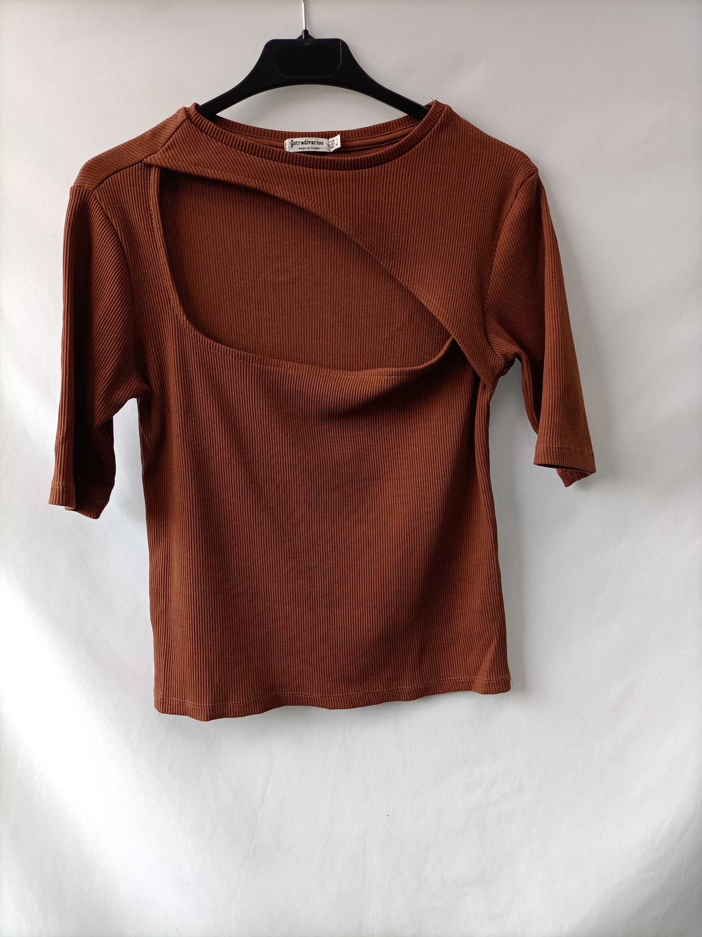 STRADIVARIUS. Top teja escote T.l