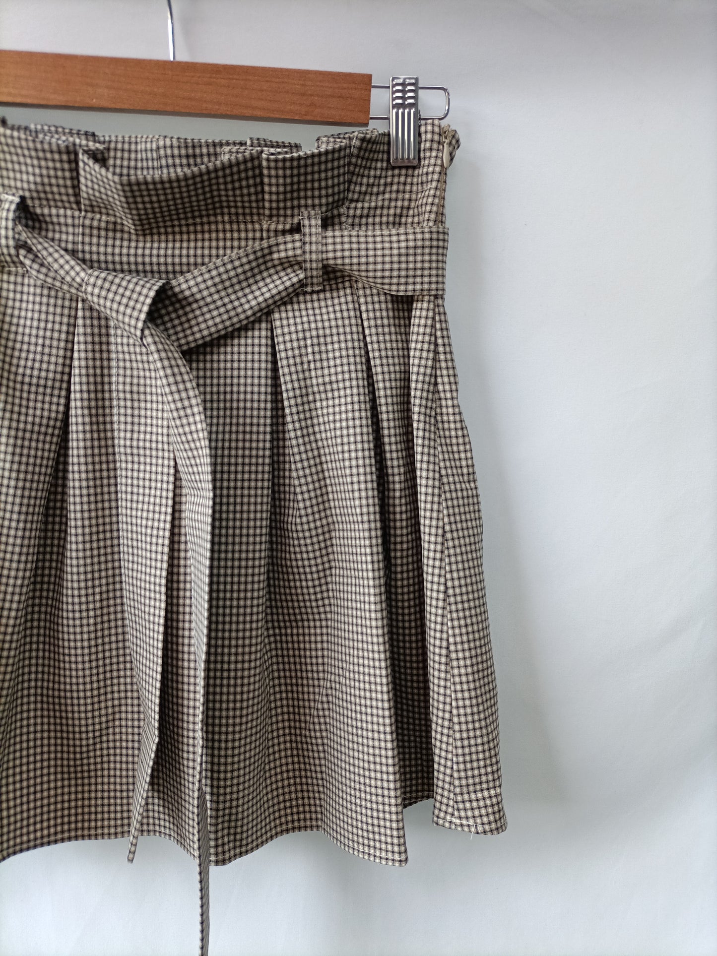 BERSHKA. Falda cuadros marrones T.m