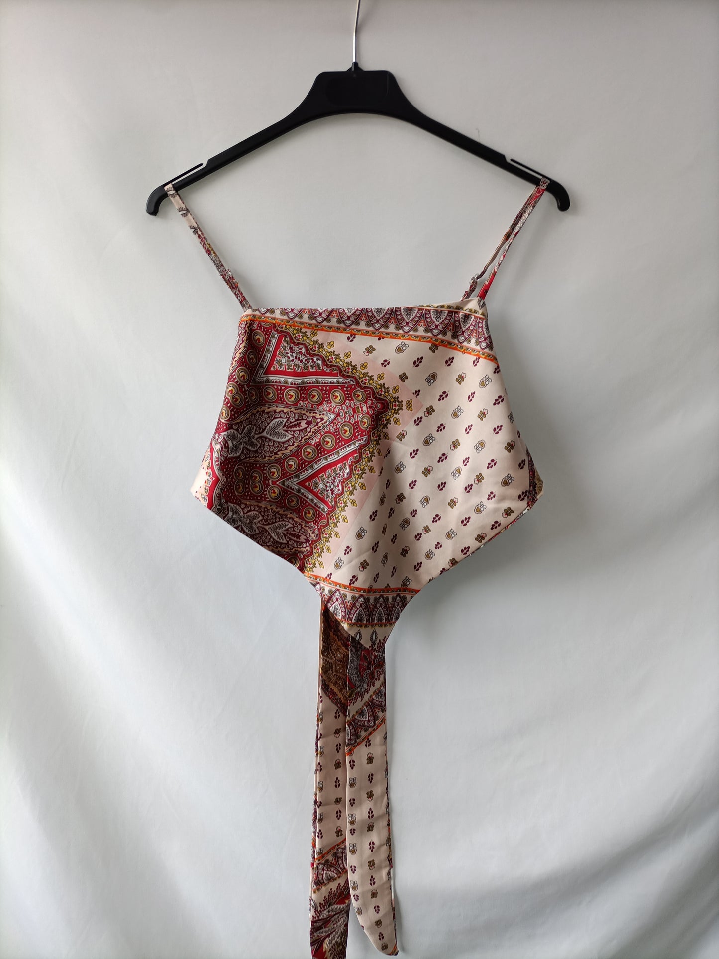 SHEIN. Top pañuelo lazada T.l