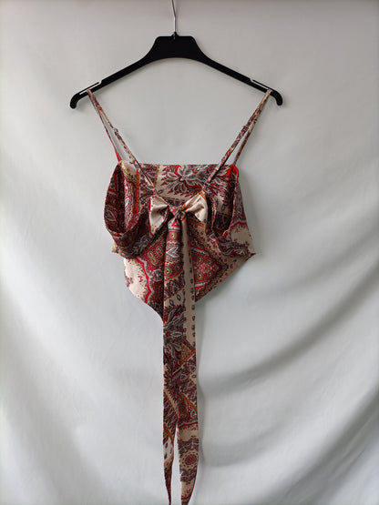 SHEIN. Top pañuelo lazada T.l