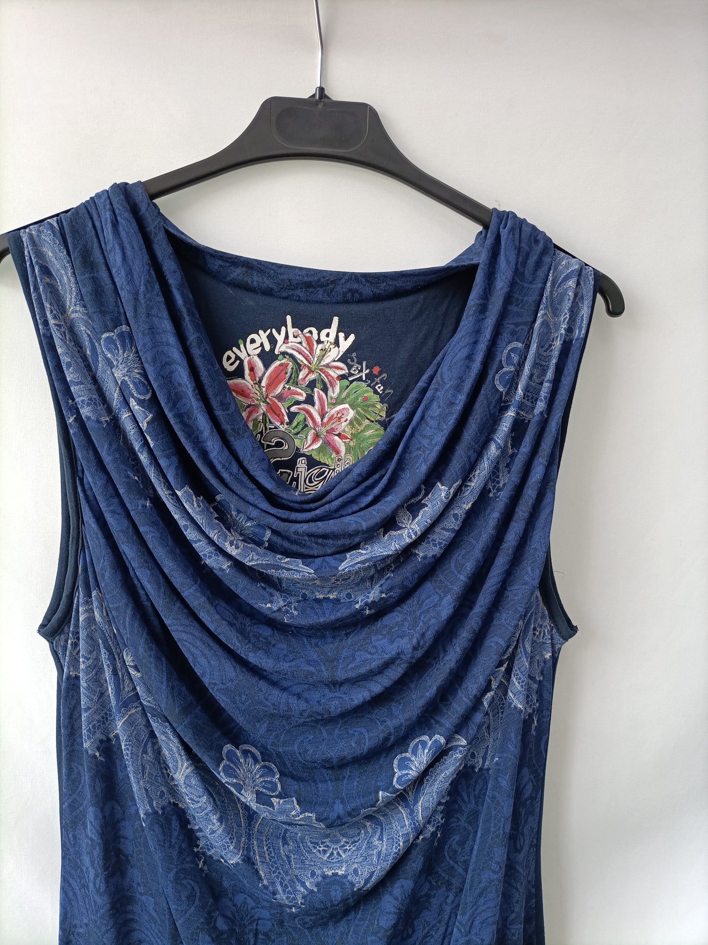 DESIGUAL. Vestido escote azul T. M