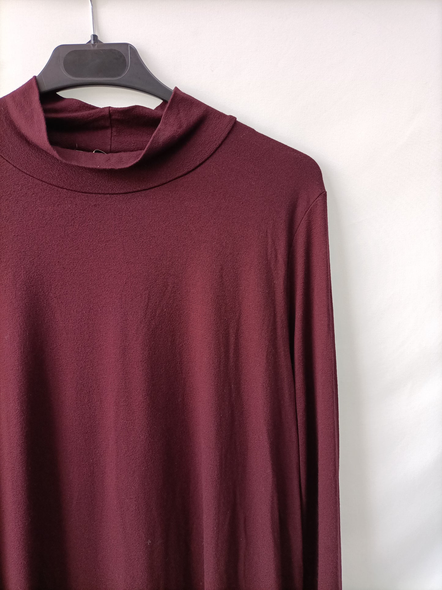 PULL&amp;BEAR. Tl stretch burgundy dress