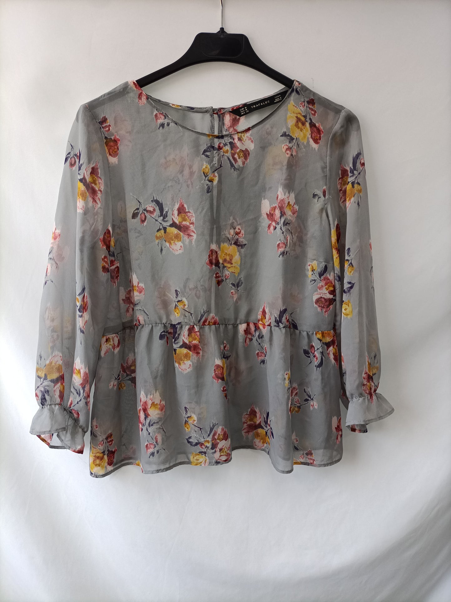 ZARA. Gray floral blouse Tm