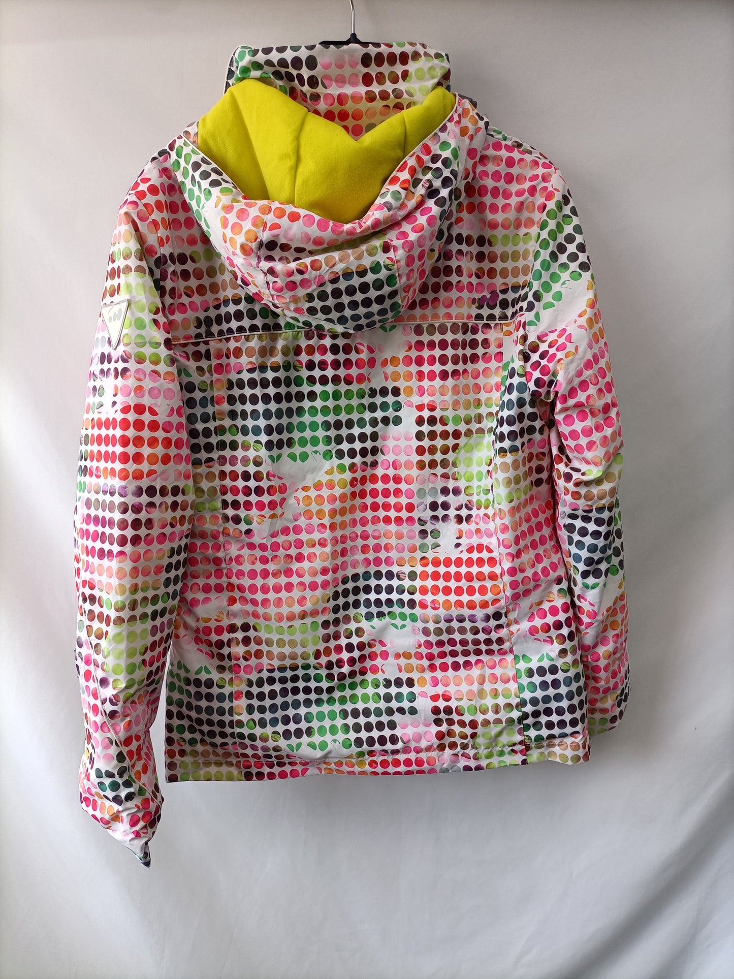 DECATHLON. Abrigo impermeable lunares T.s