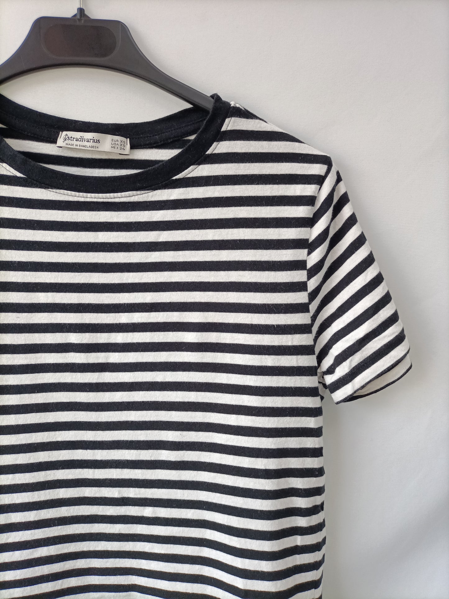 STRADIVARIUS. Striped T-shirt T.xs