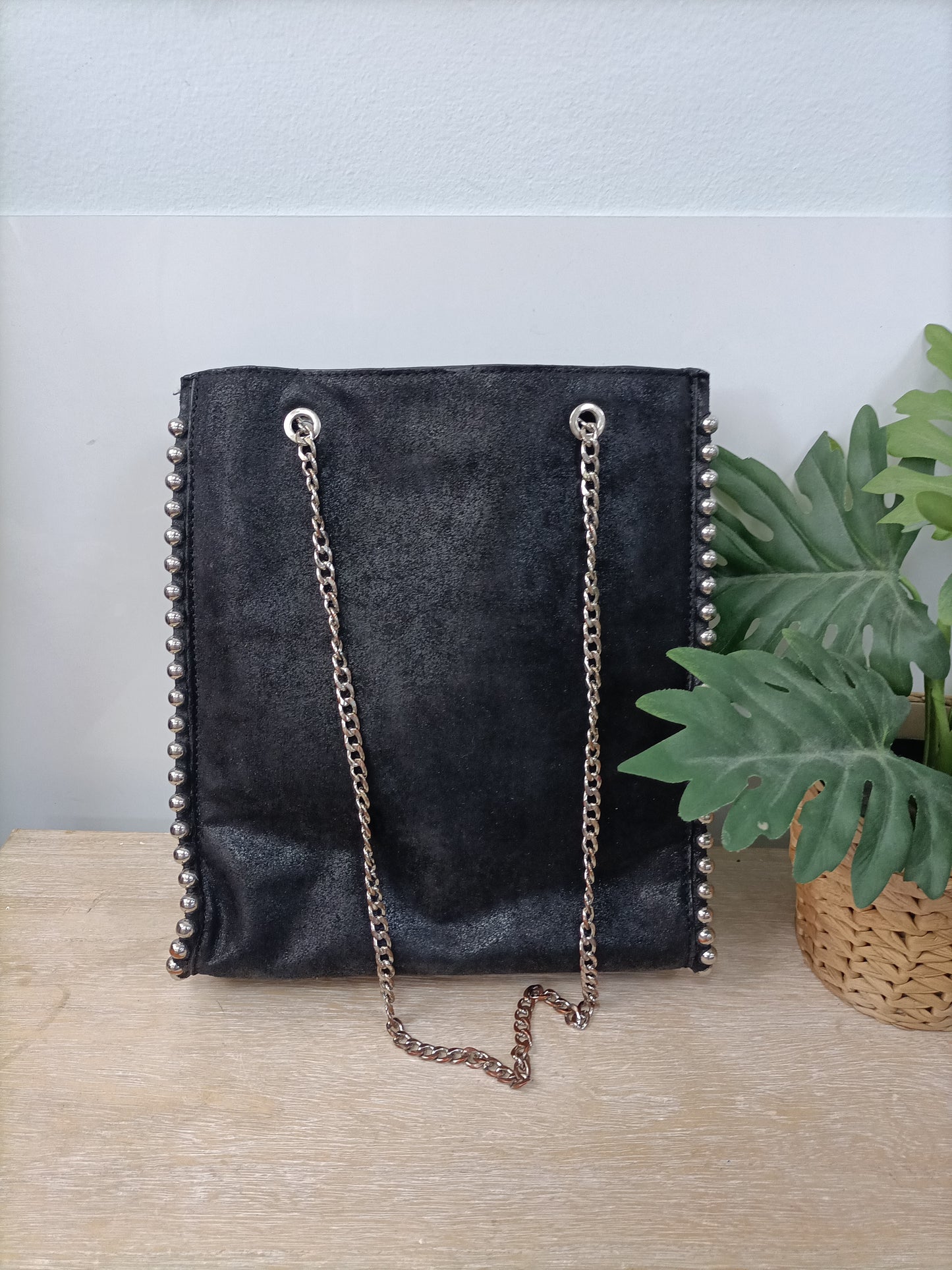 ZARA.Bolso negro polipiel cadena