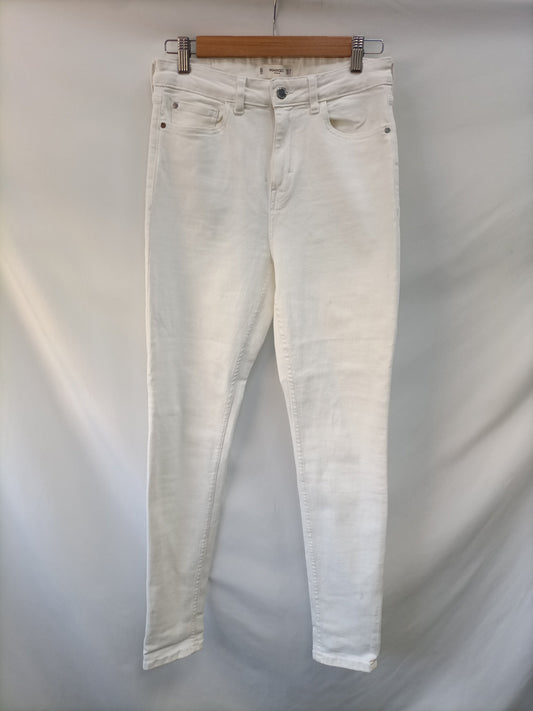 MANGO. Pantalón pitillo blanco T.40