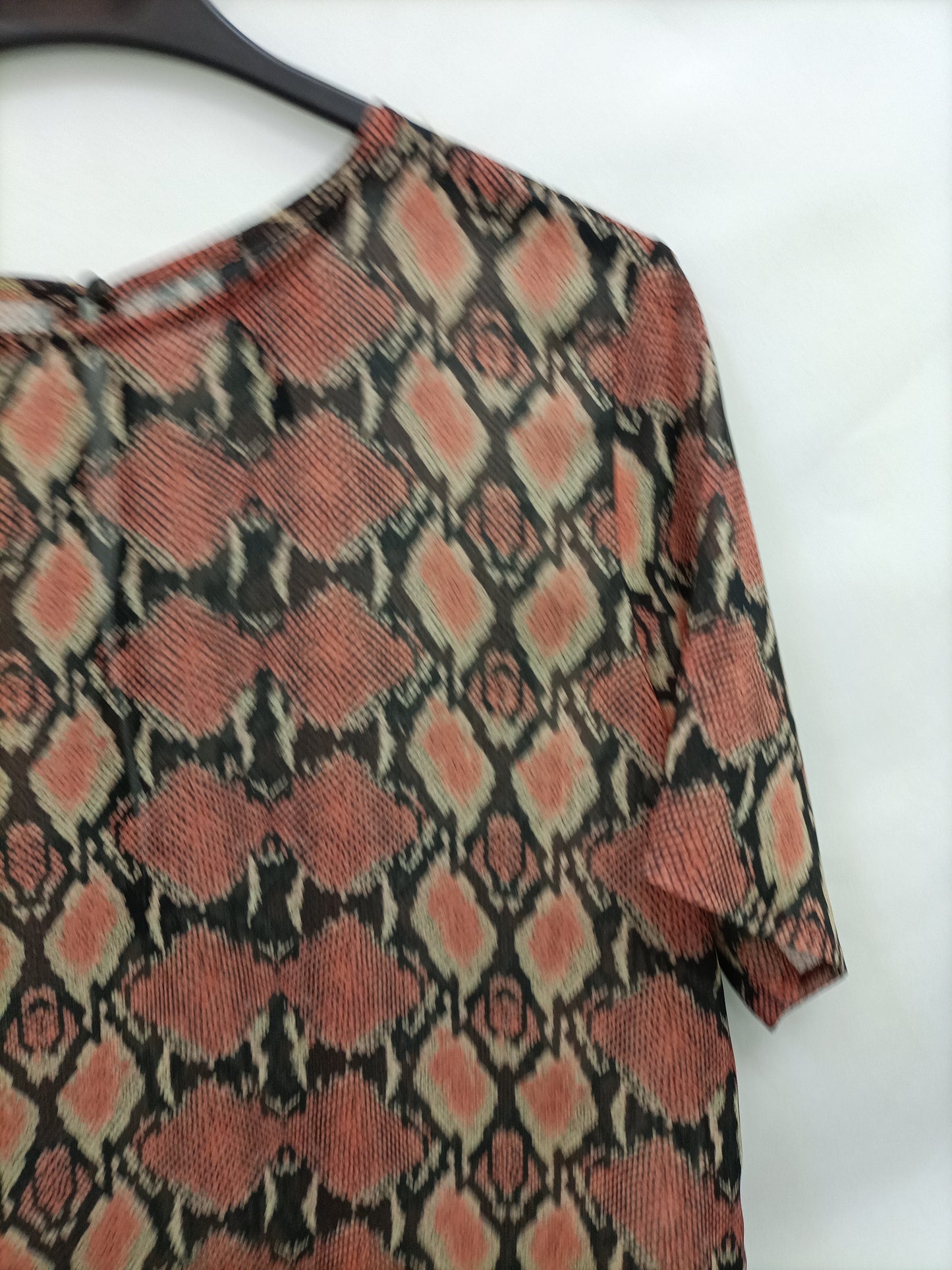 MANGO. Ts sequin print blouse