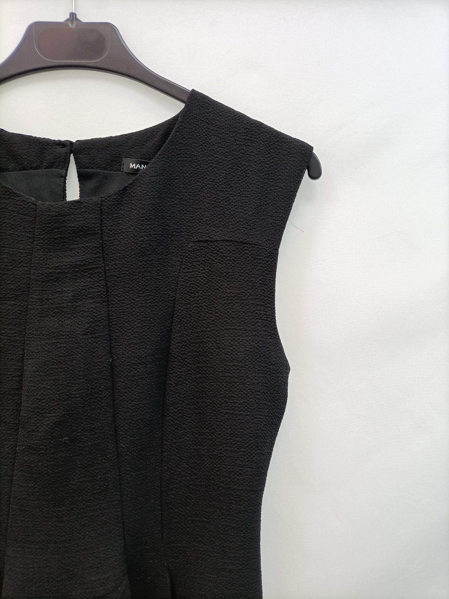MANGO. Black textured dress T.xs