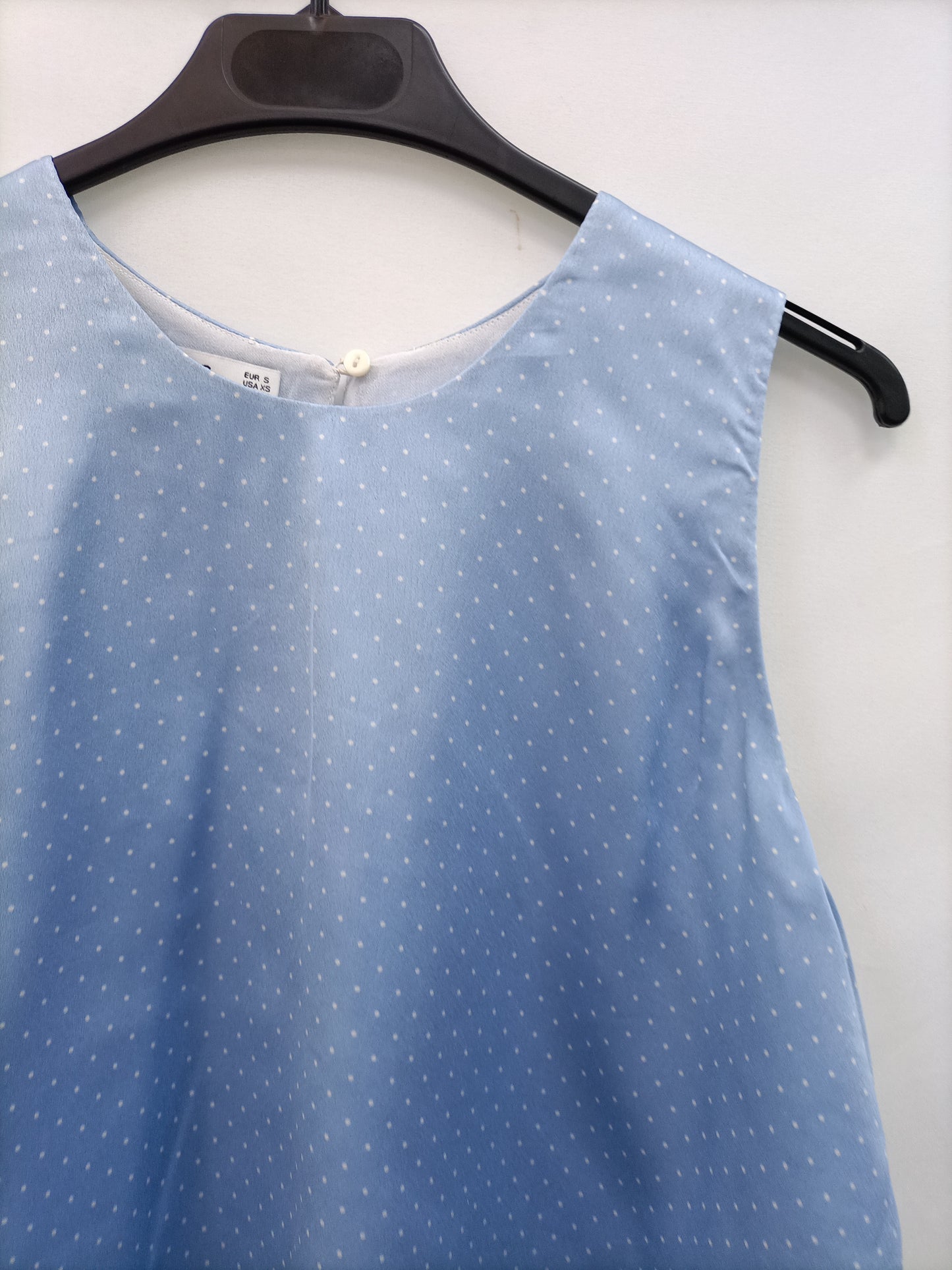 MANGO. Blue polka dot Ts top