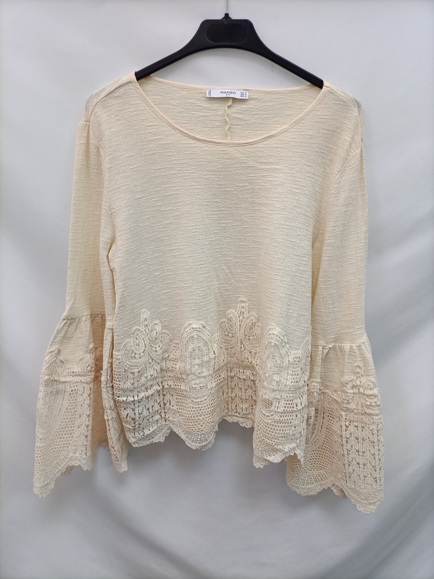 MANGO. Camiseta croché T.m