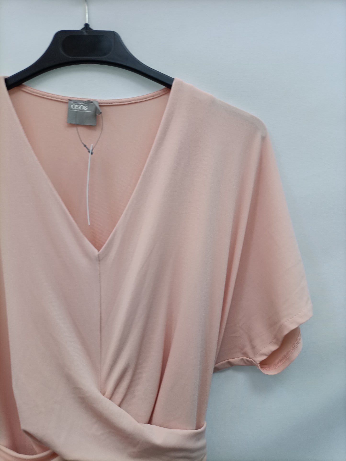 ASOS. Vestido rosa cruzado T.36