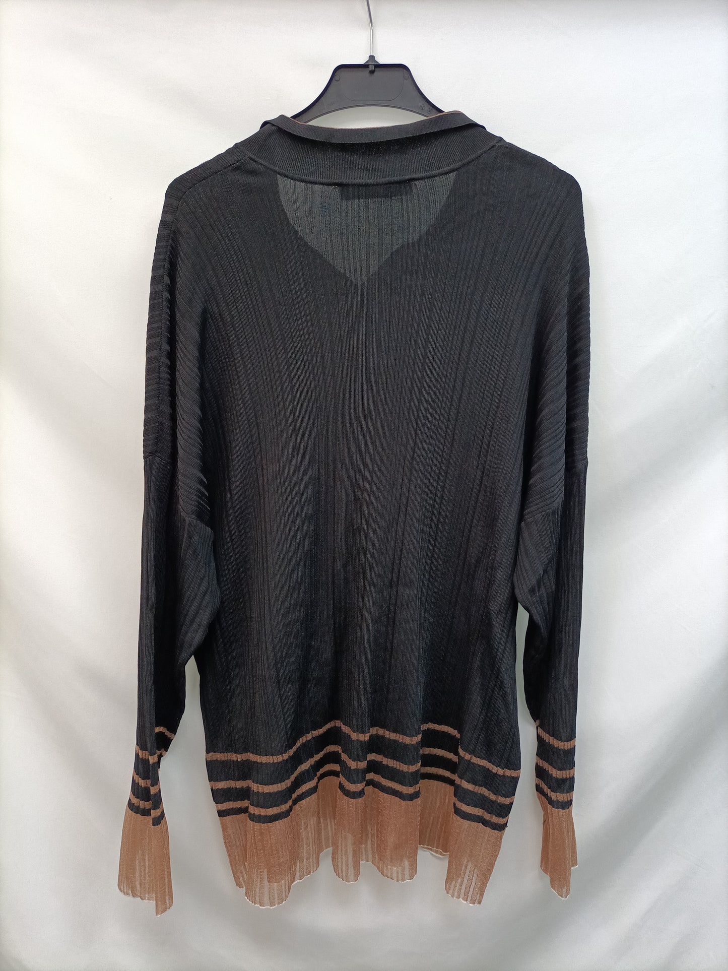 ZARA. Top polero punto negro T