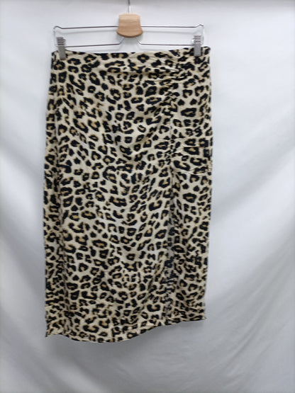 PULL&BEAR. Falda animal print T.l