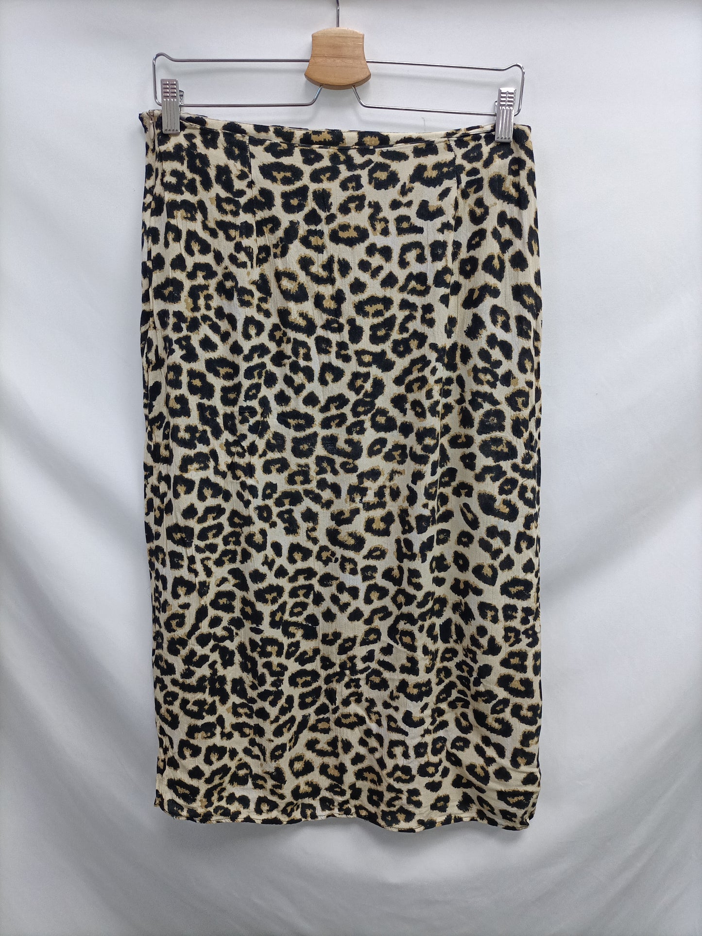 PULL&BEAR. Falda animal print T.l