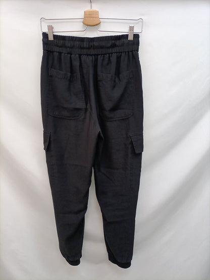 ZARA. Pantalón negro cargo T.s
