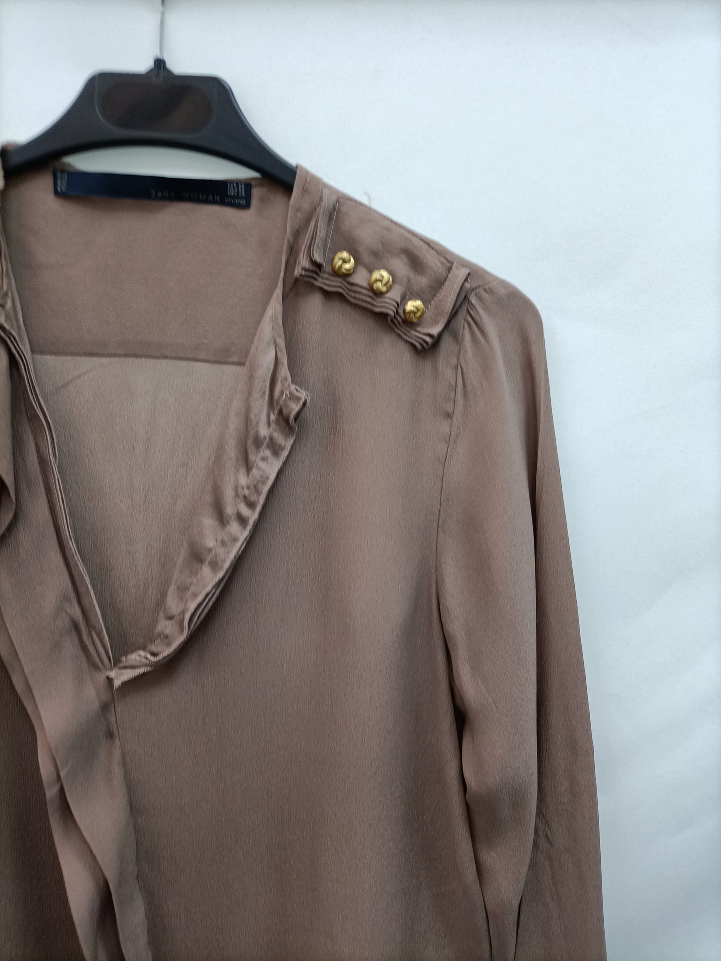 ZARA. Blusa Botones Dorados T.xs