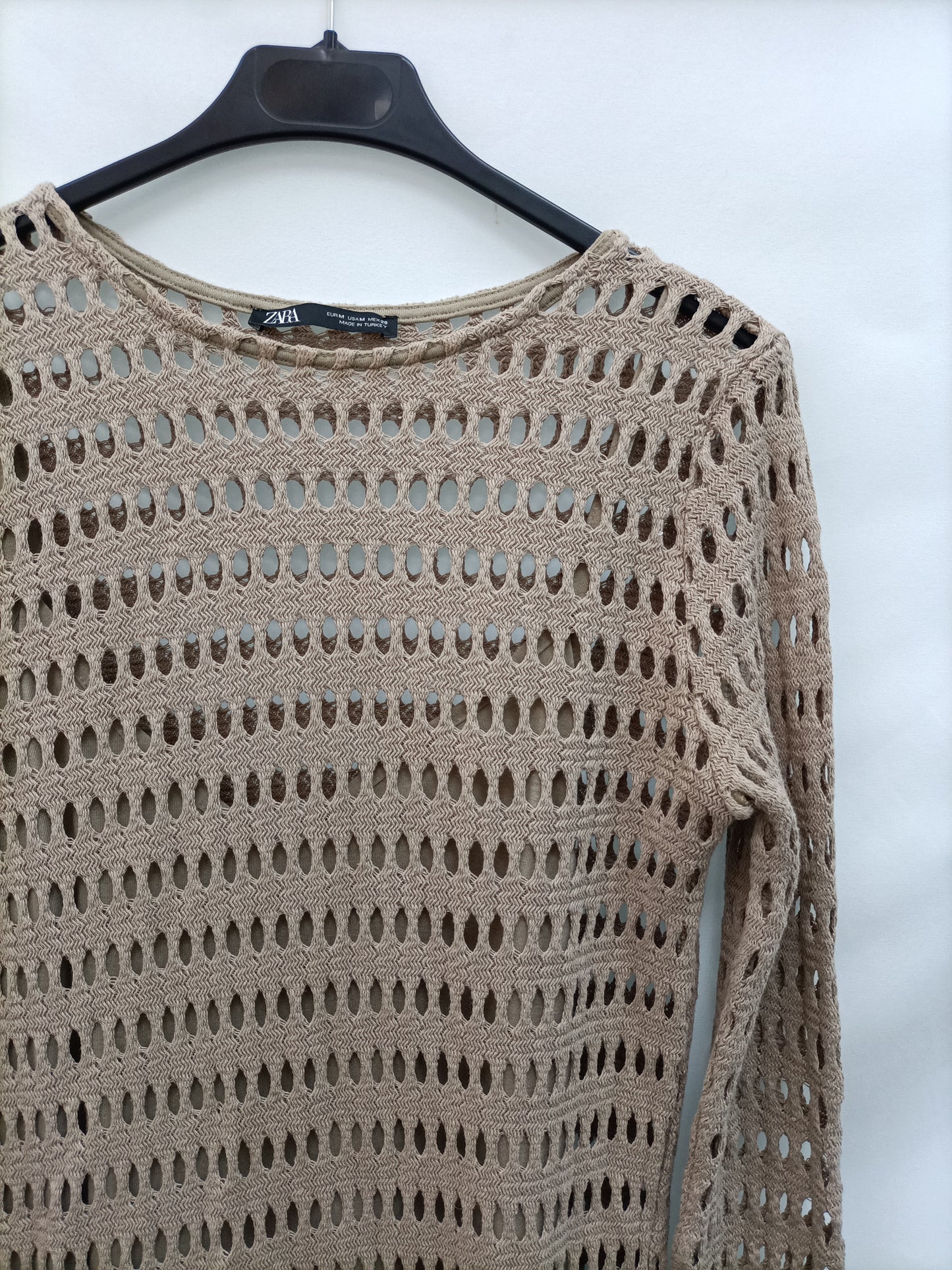 ZARA. Vestido Beige troquelado T.m