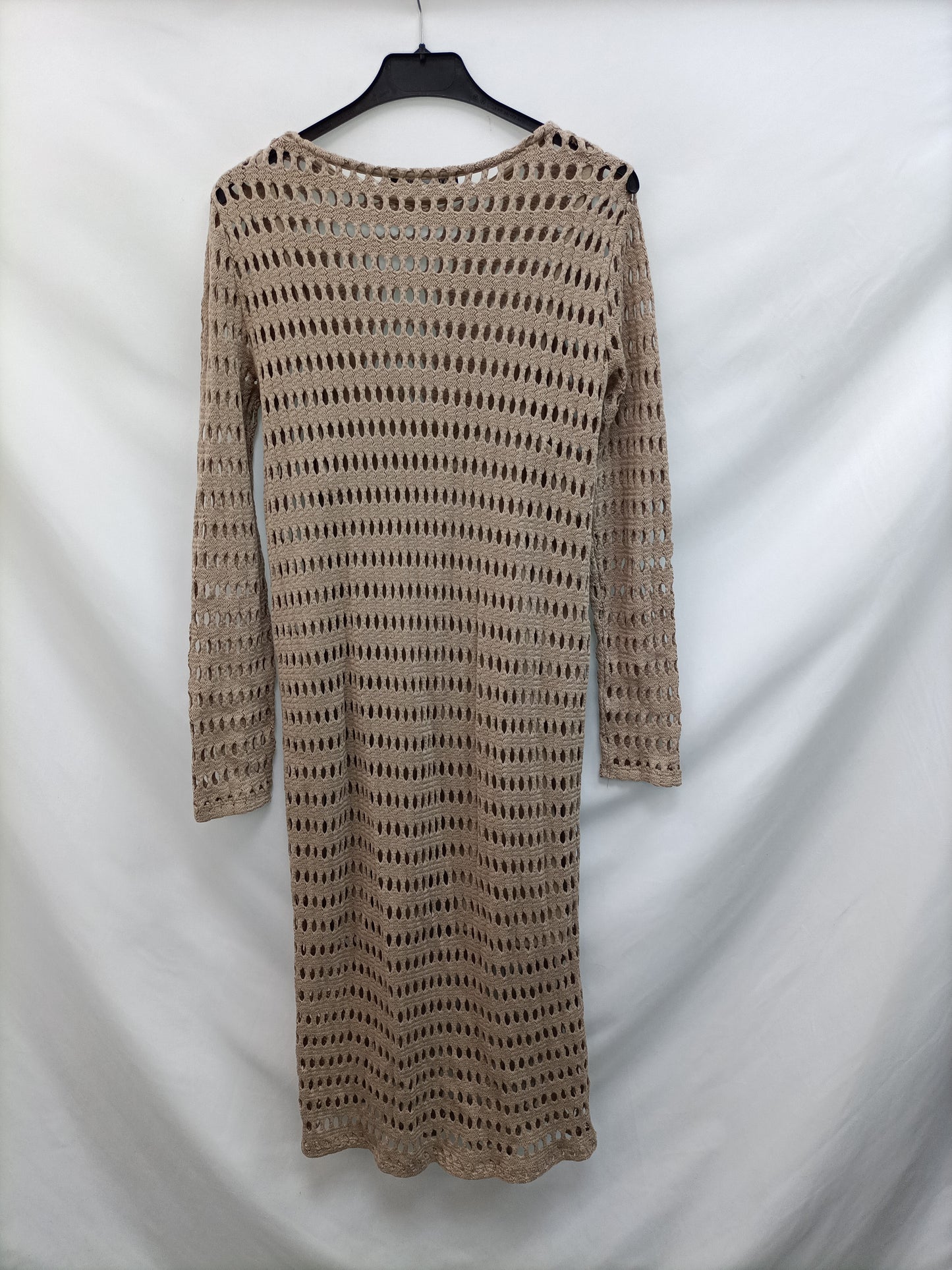ZARA. Vestido Beige troquelado T.m