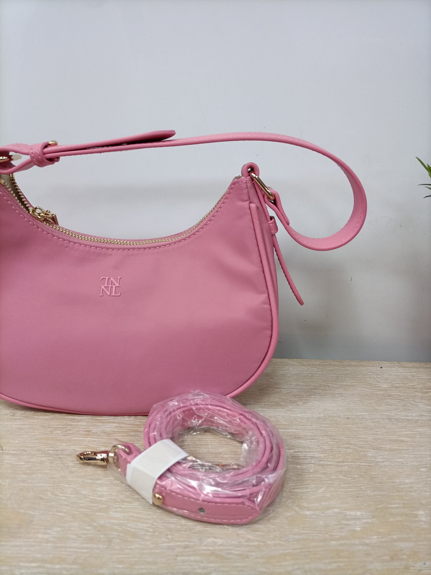 NAULOVERS. Bolso rosa lona