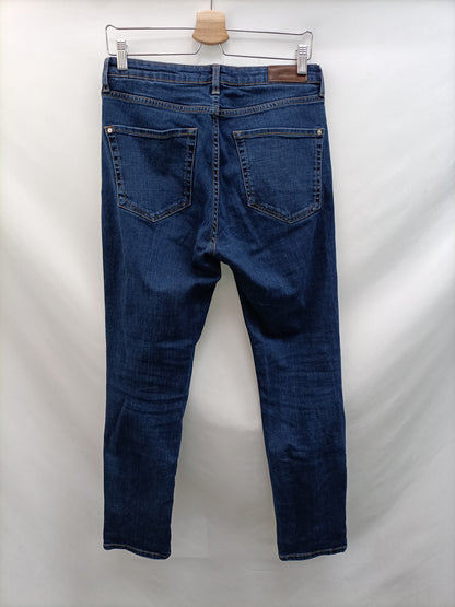 MANGO. Pantalón denim oscuro T.38