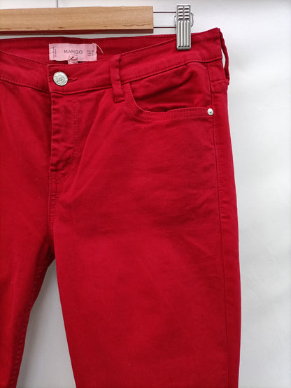 MANGO. Pantalón  pitillo rojo  T.38