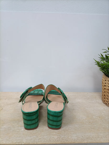 CHC SHOES. Sandalias verdes T.38
