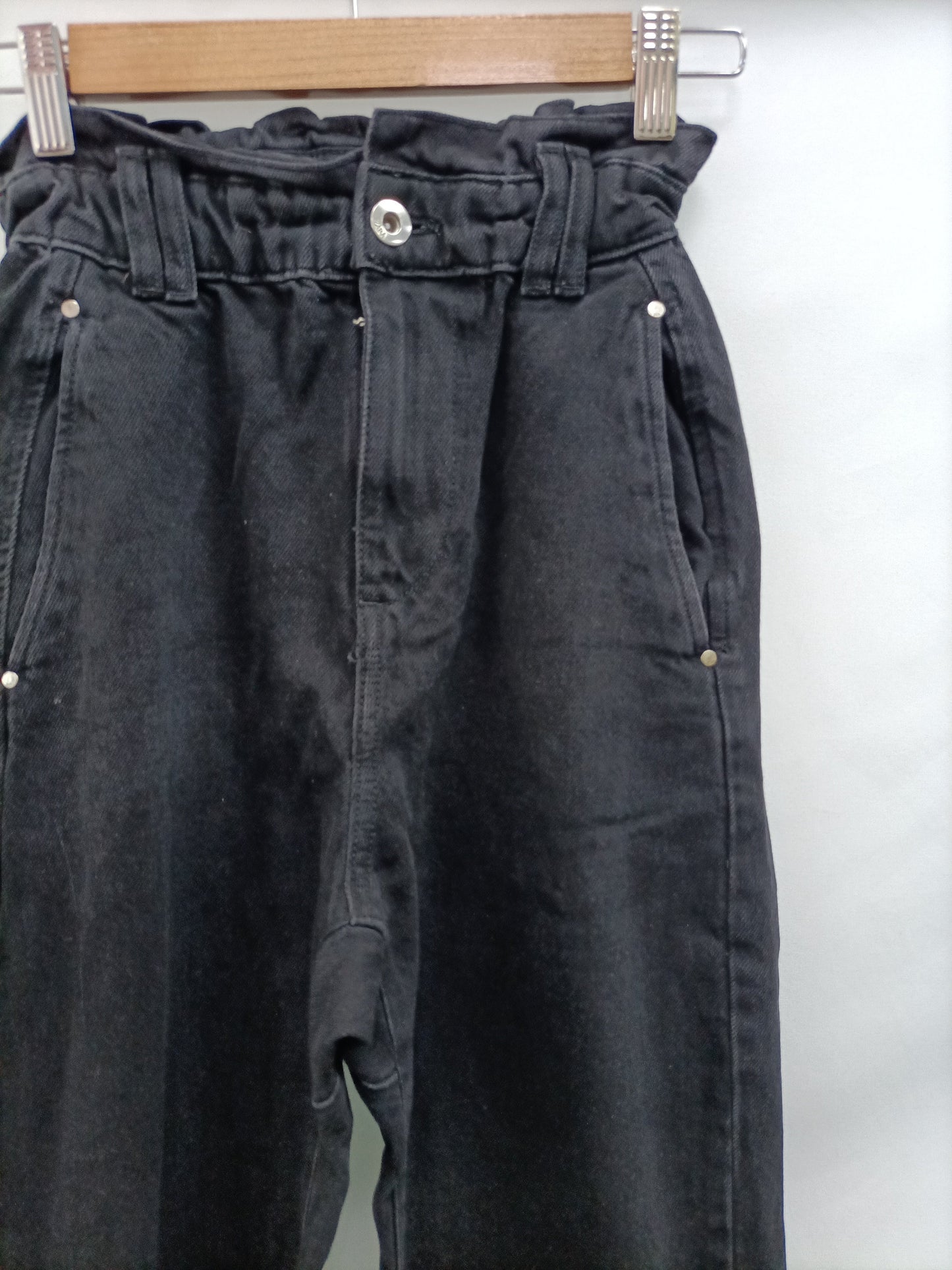ZARA. Pantalón slouchy negro T.32