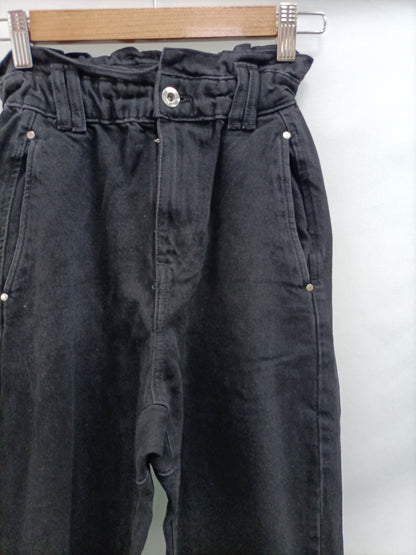 ZARA. Pantalón slouchy negro T.32