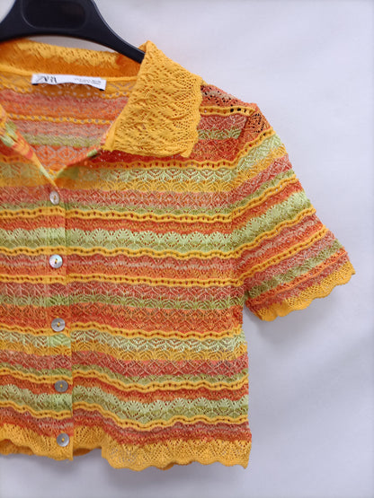 ZARA. Top croché botones T.s