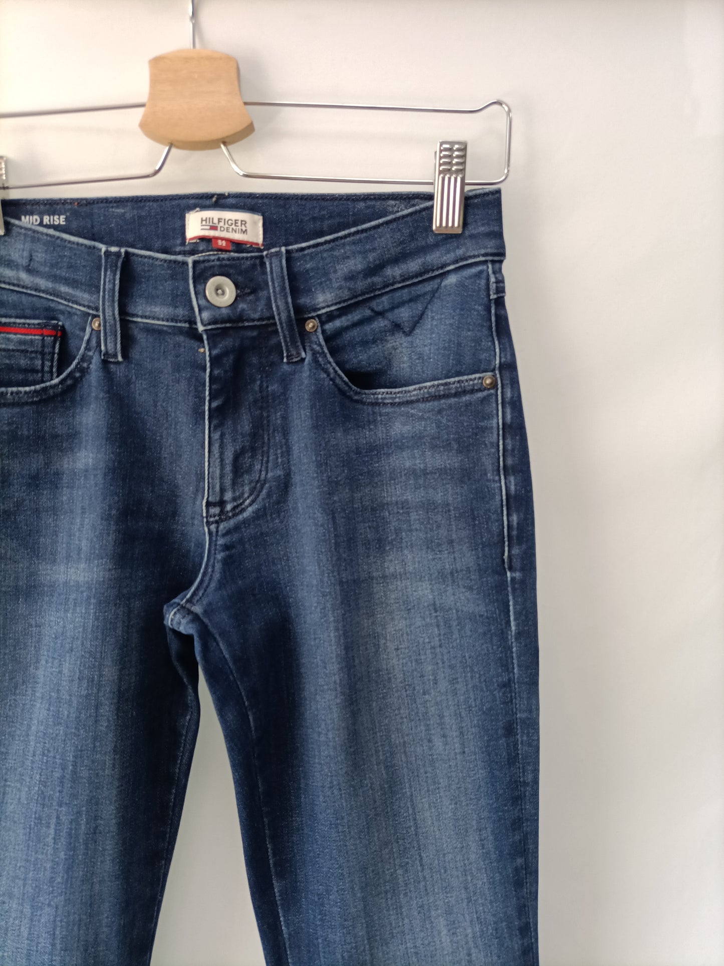 TOMMY HILFIGER. Flared jeans, size 32