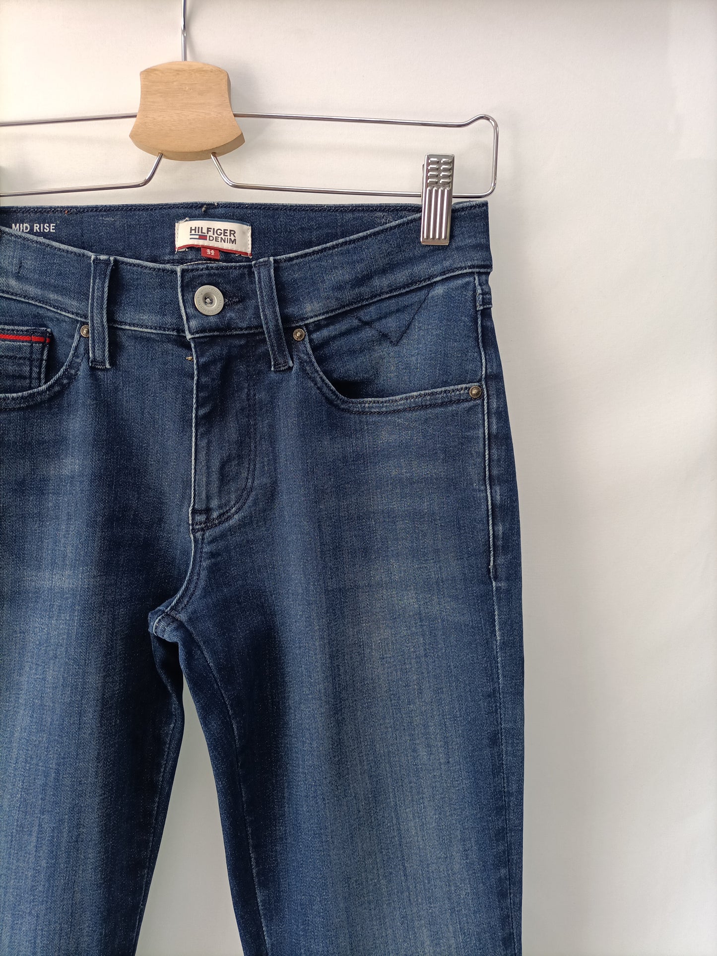 TOMMY HILFIGER. Flared jeans, size 32