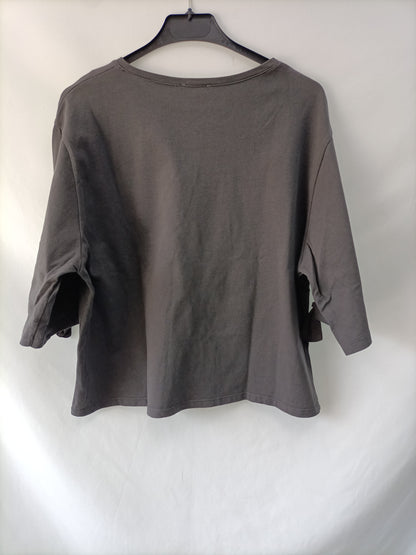 ZARA. Camiseta ancha gris T.l