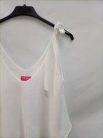 THE ARE. Blusa blanca lazada T.m