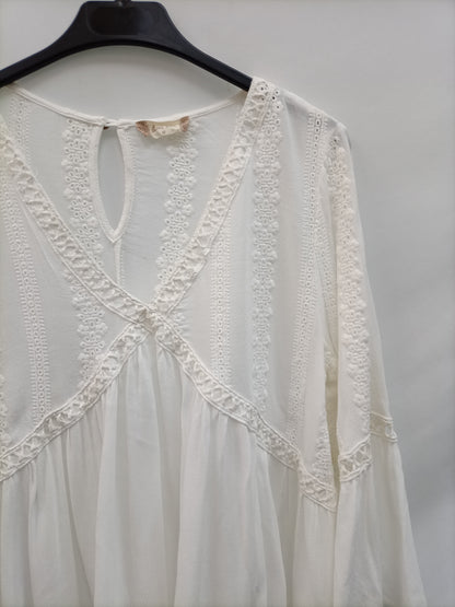 ALTARID STATE. White embroidered blouse Tm