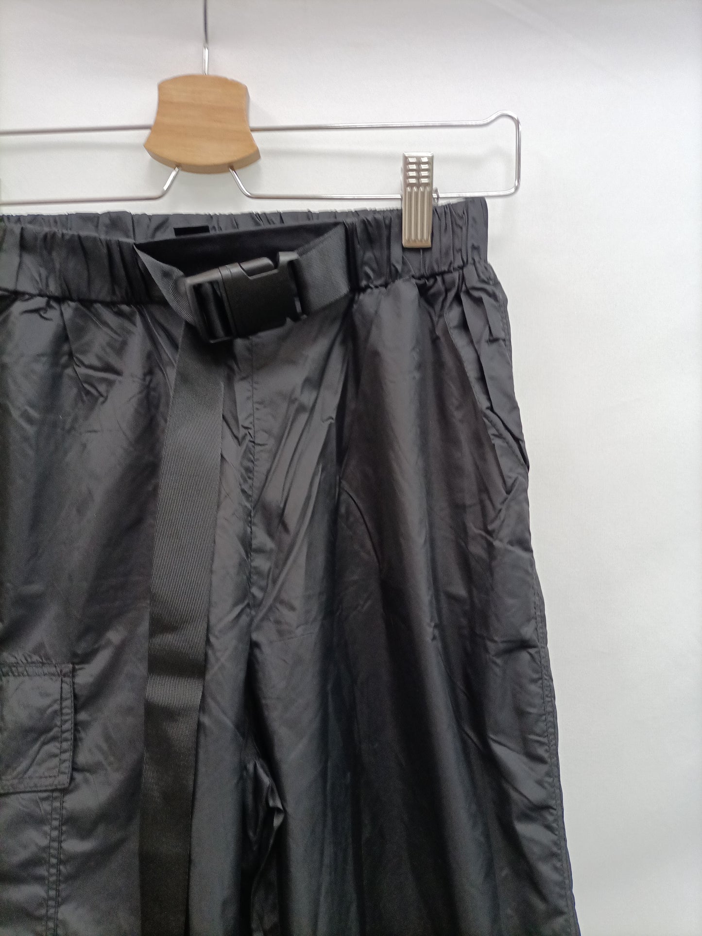 SHEIN. Waterproof woven trousers S.XS