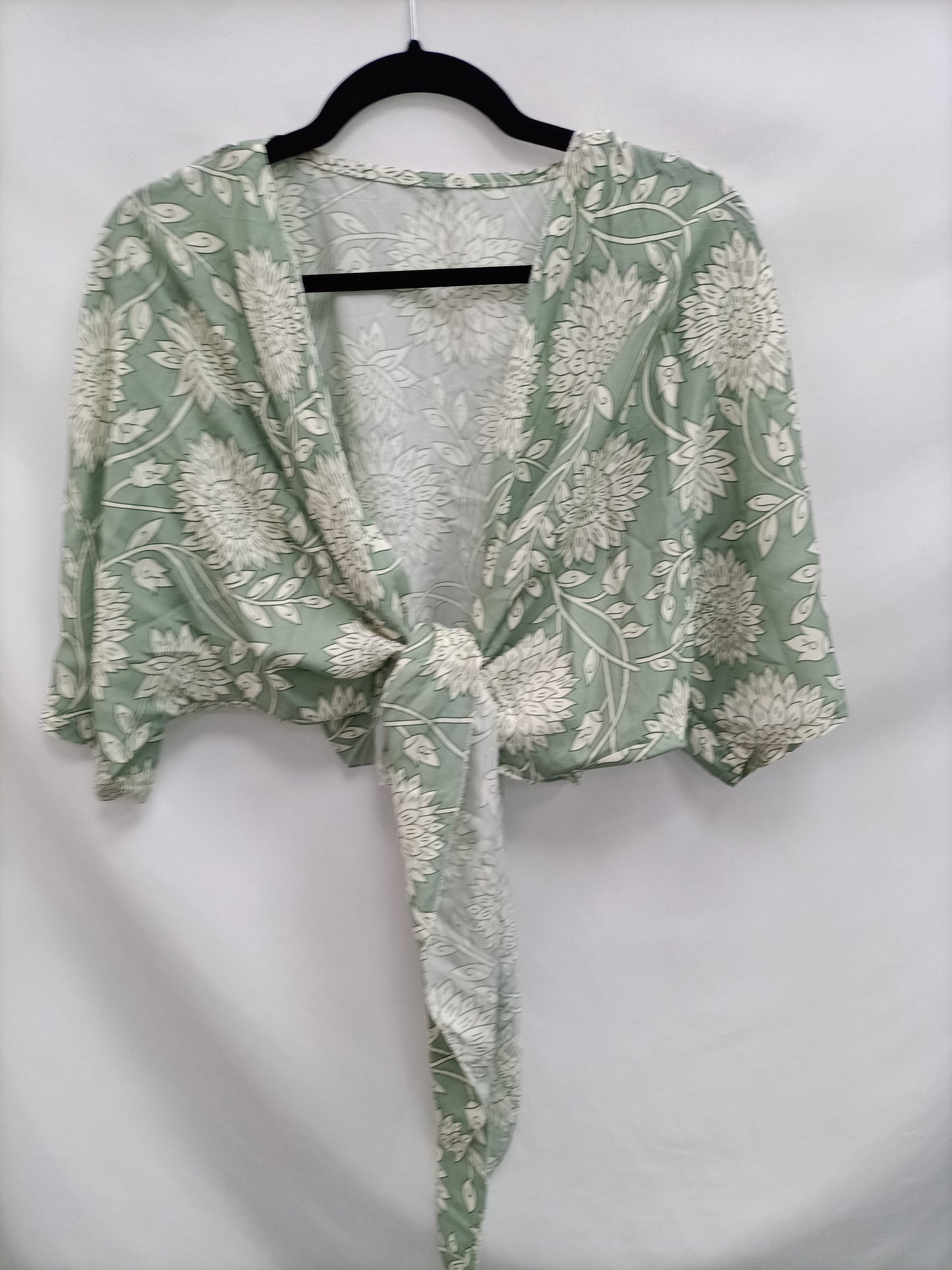 OTHERS. Green floral knotted top YOUR(s)