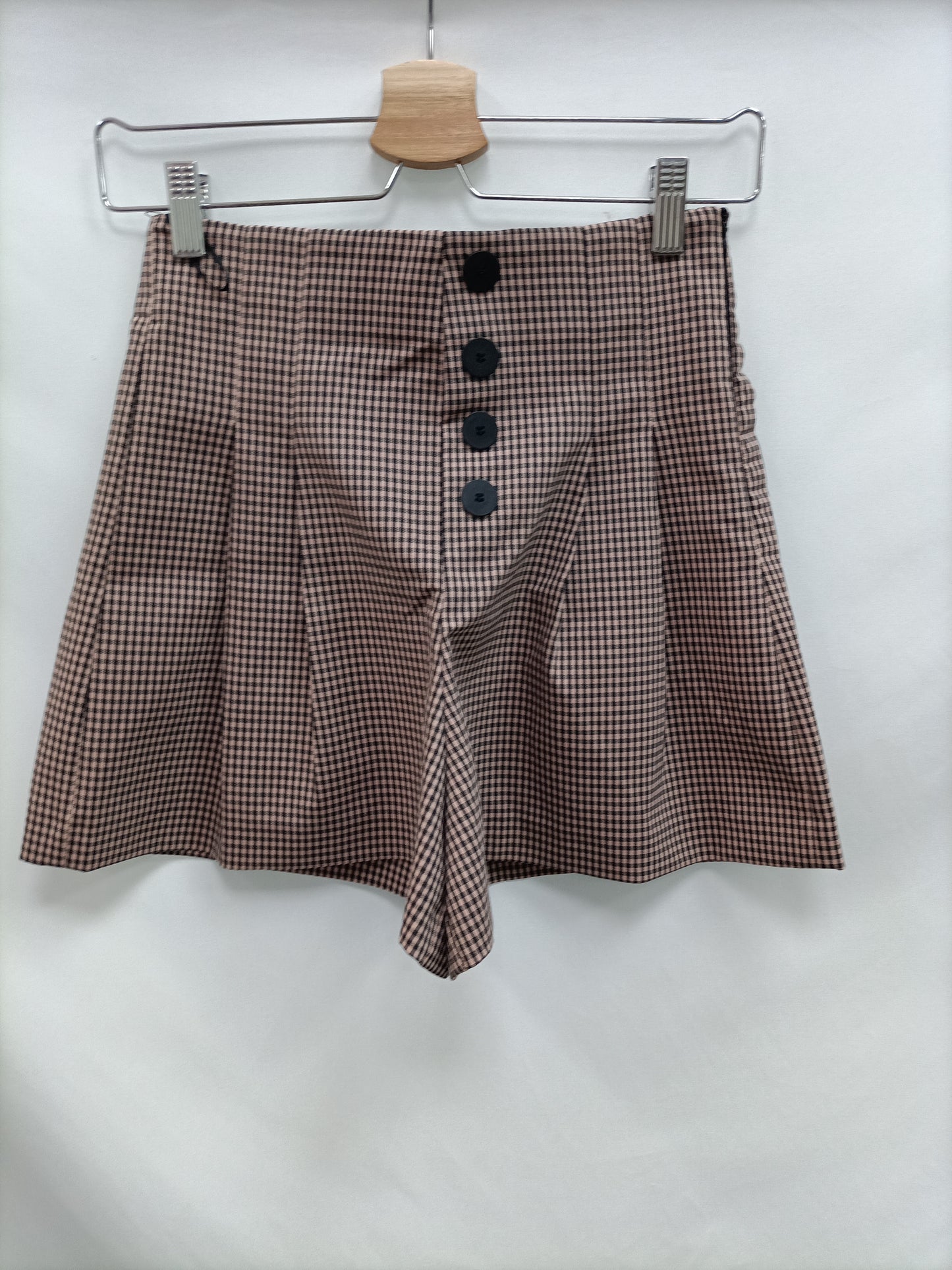 ZARA. Checked dress shorts S.XS