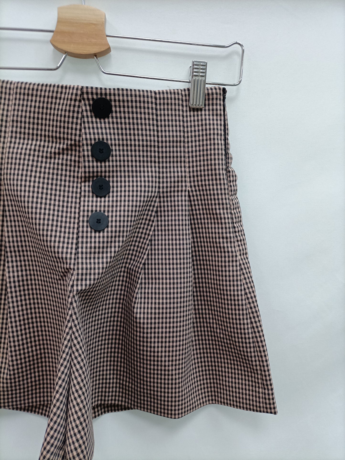 ZARA. Checked dress shorts S.XS