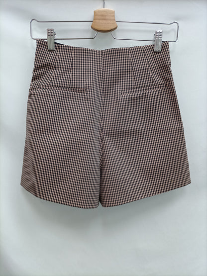 ZARA. Checked dress shorts S.XS