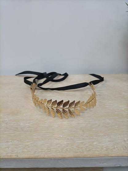 OTRAS. Corona/choquer hojas