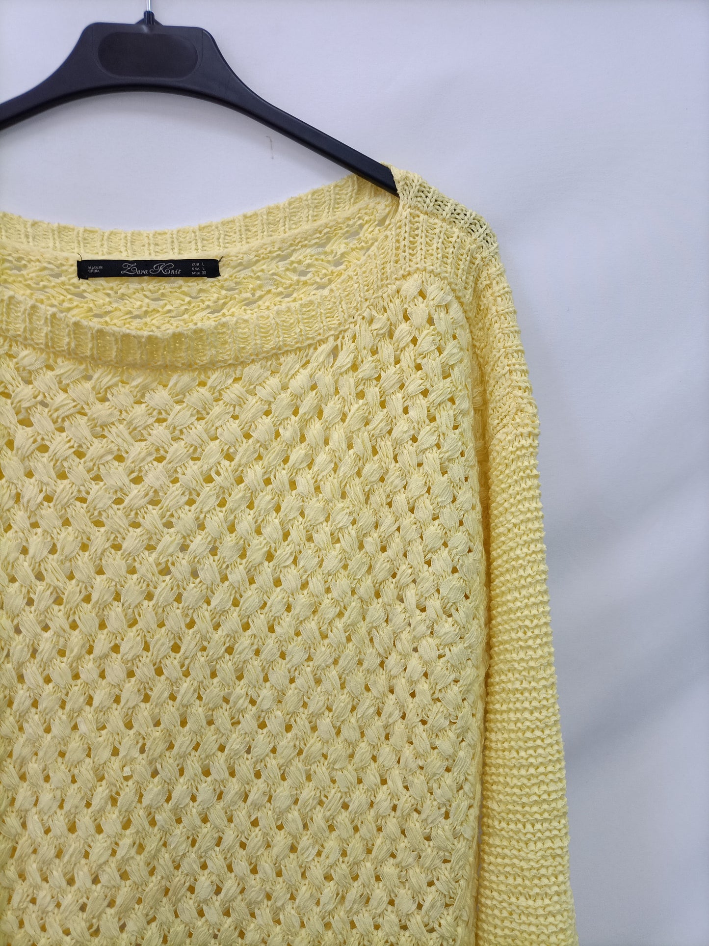 ZARA. Jersey amarillo T.l