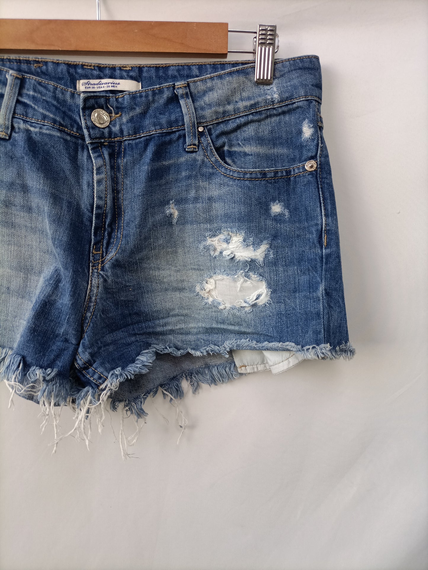 STRADIVARIUS. Short vaquero T.38