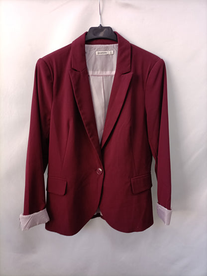 STRADIVARIUS. Blazer burdeos T.m