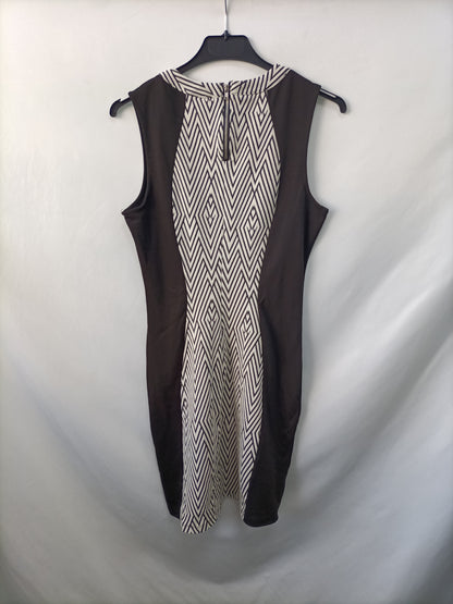 H&M. Vestido entallado rombos T.40