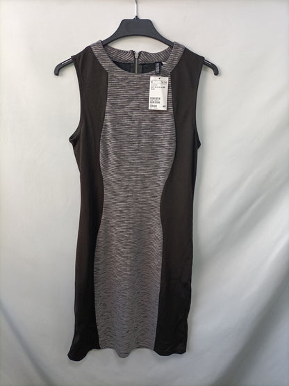 H&M. Vestido bicolor Entallado T.40