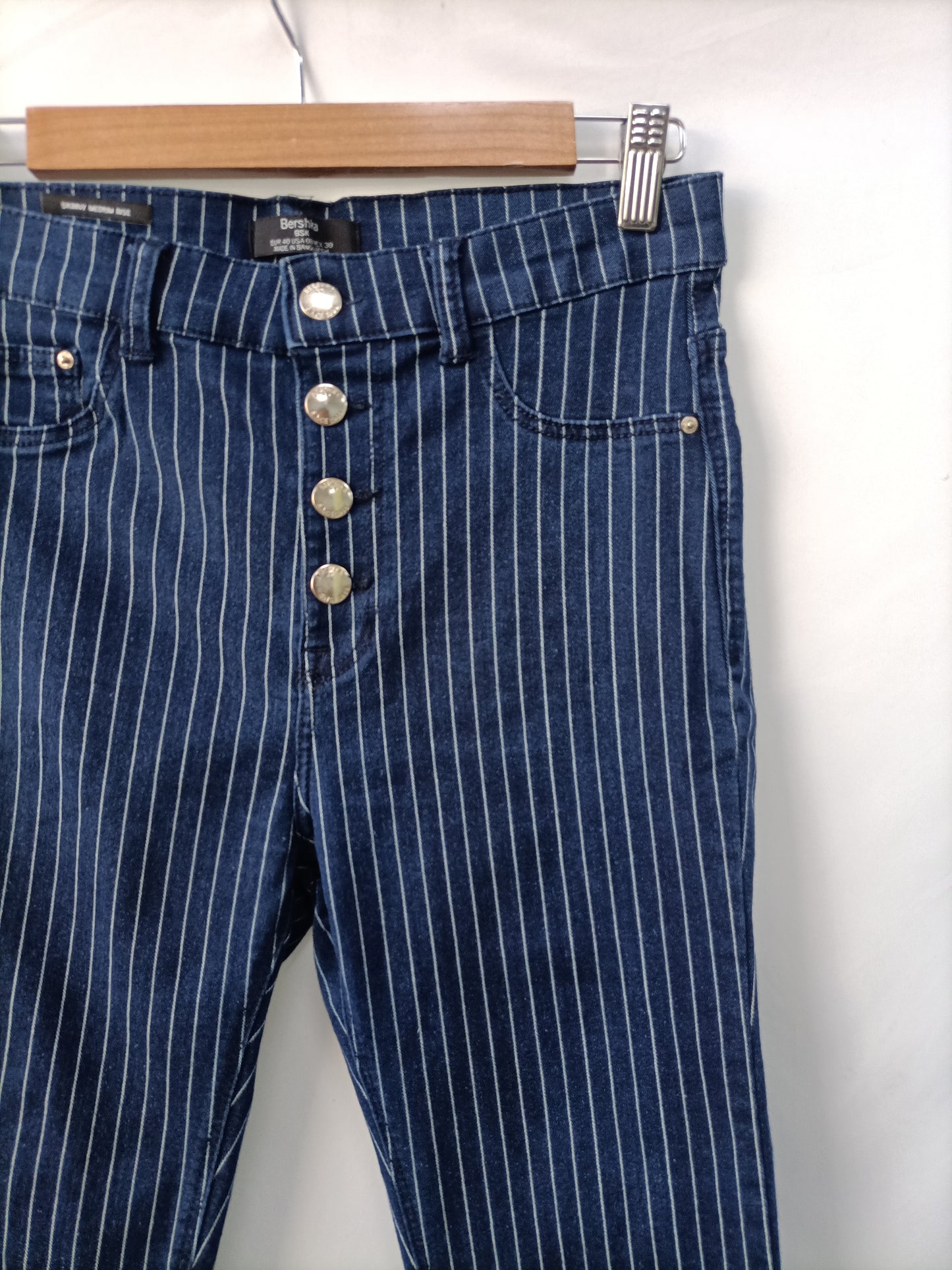 BERSHKA. Denin pitillo rayas T.40