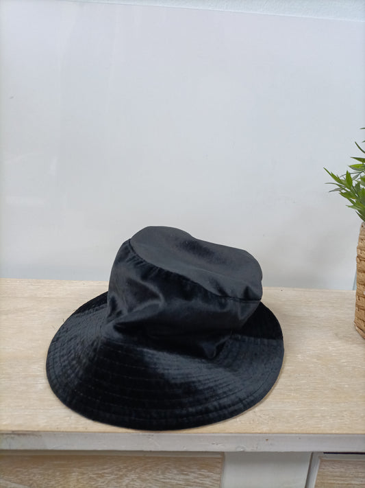 OTRAS. Bucket terciopelo reversible