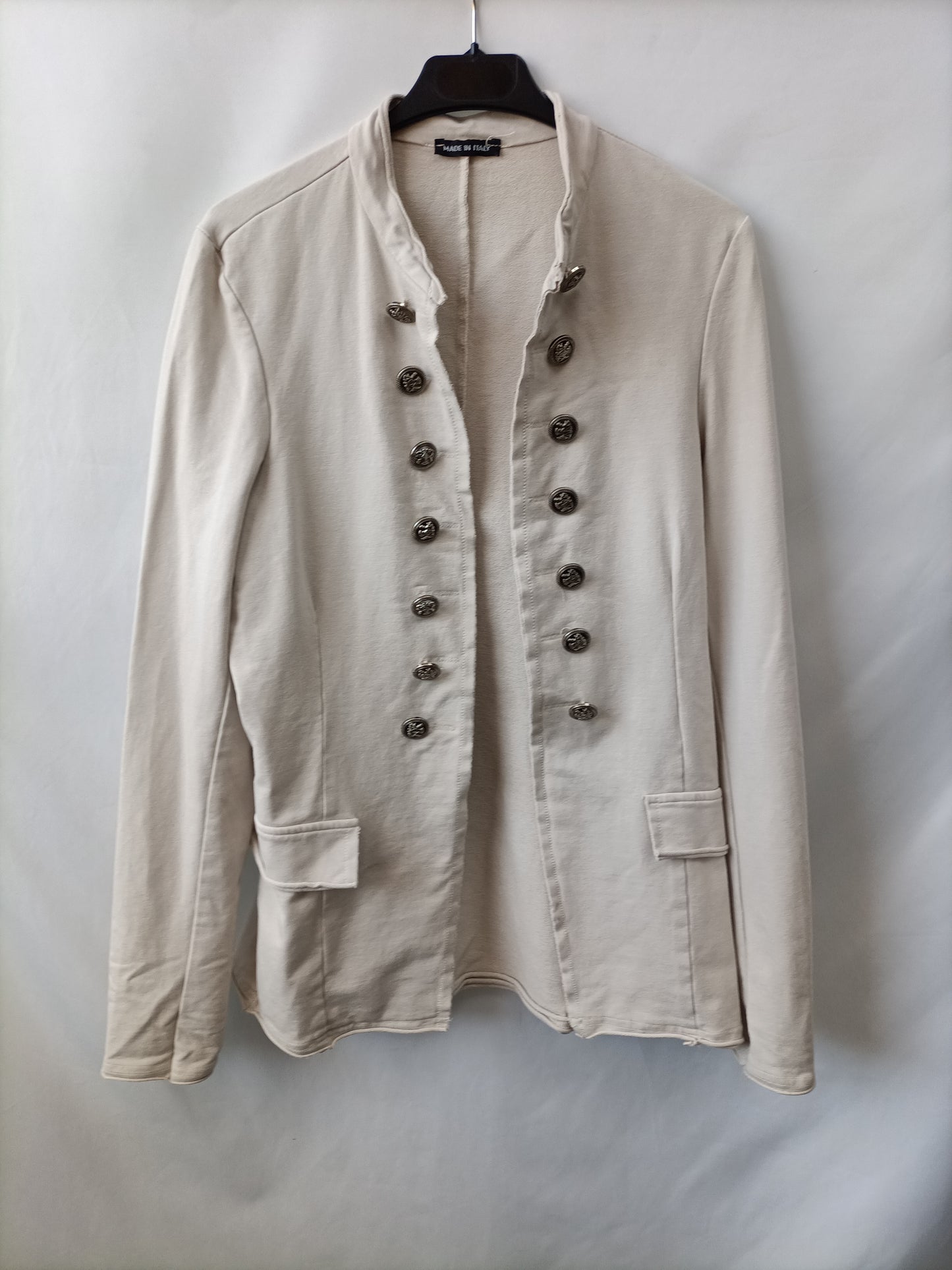 OTRAS. Blazer beige efecto militar Tu(s)