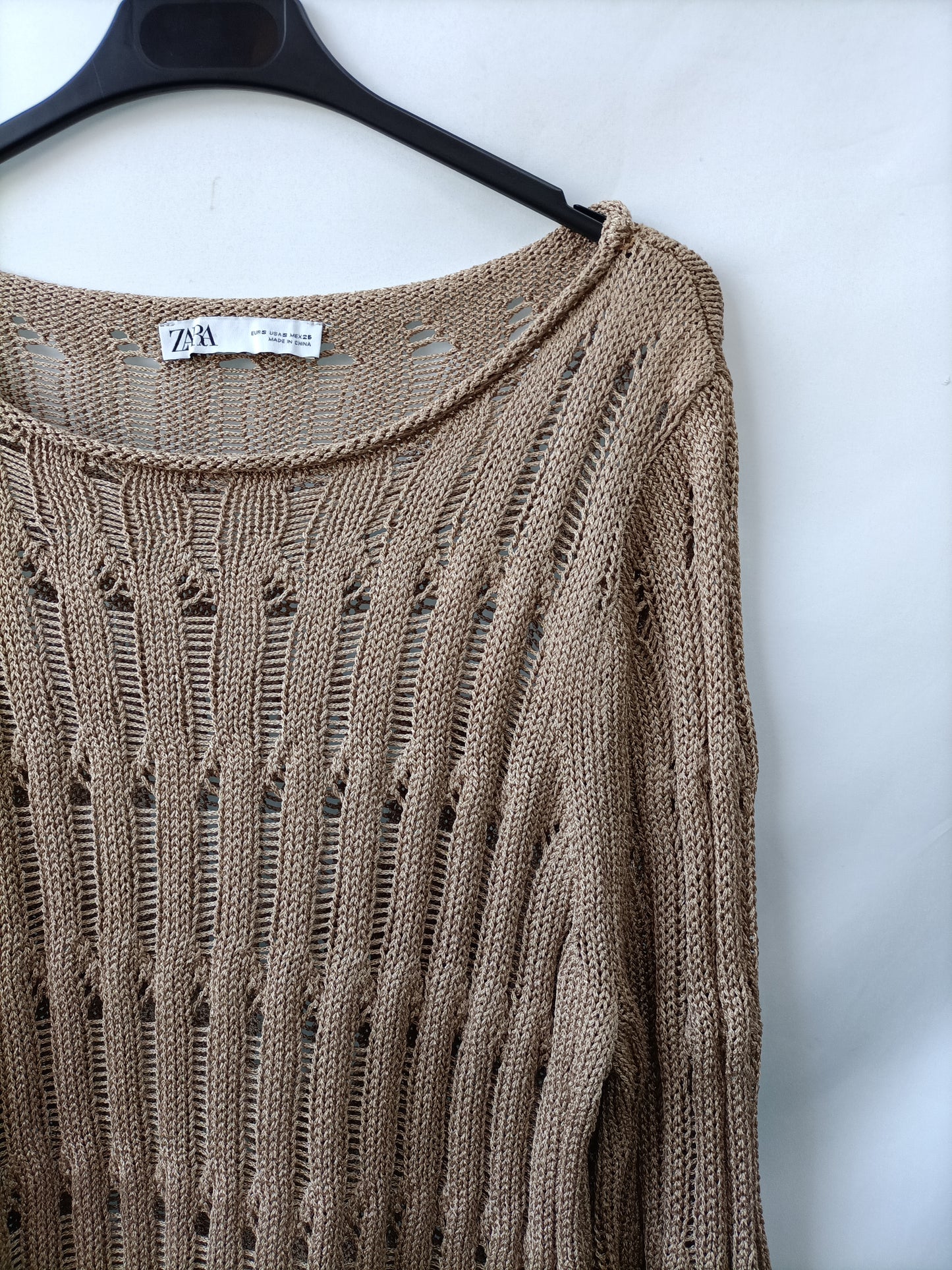 ZARA. Jersey Beige troquelado T.s